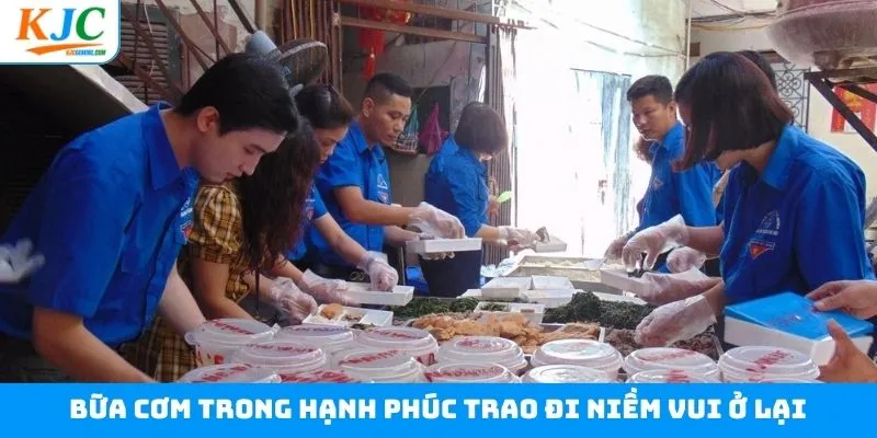 Tổ chức nấu cơm chay và trò chuyện 